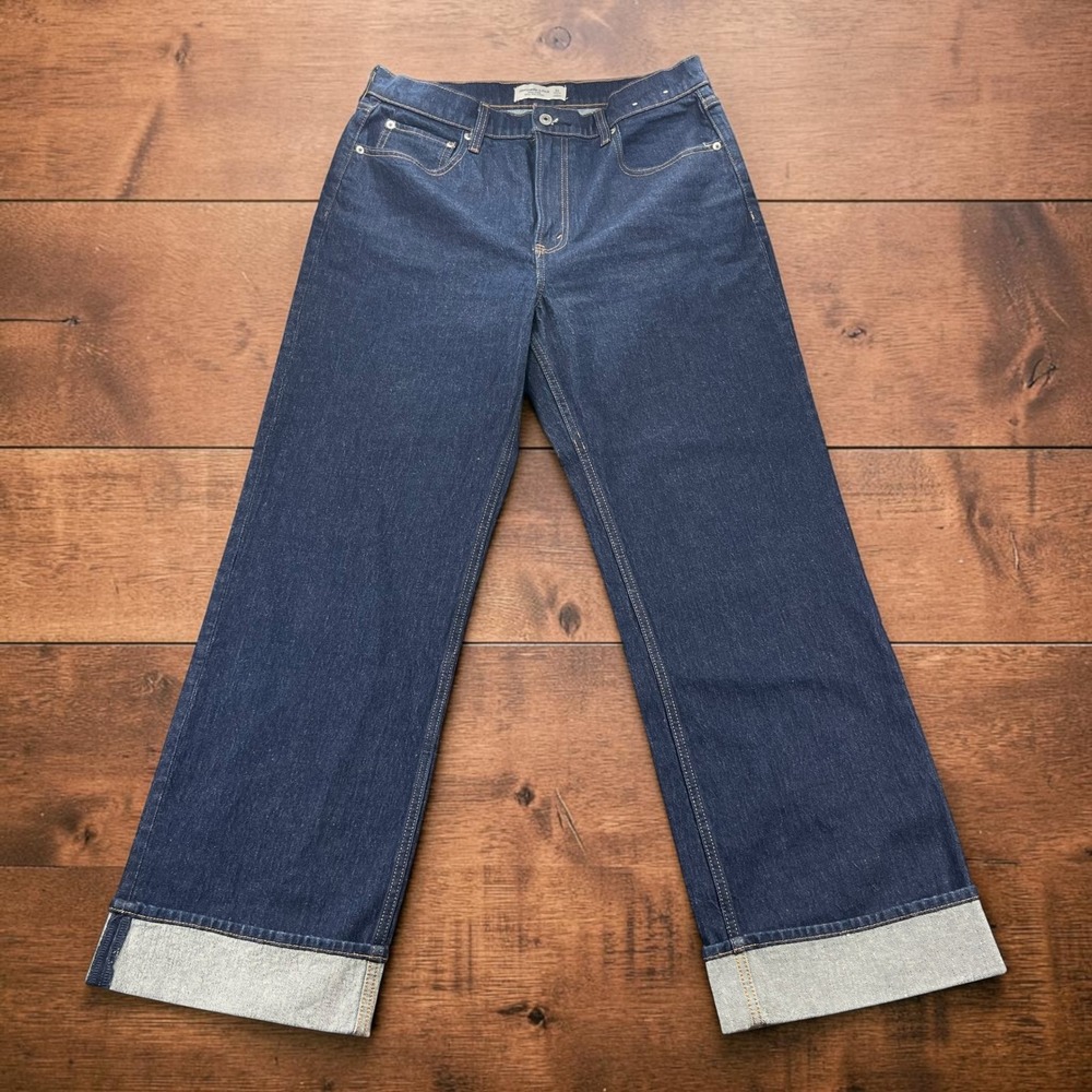 Abercrombie & Fitch 90s Relaxed High Rise Wide Leg Cuffed Jeans Dark Wash 31